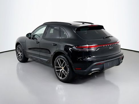 Certified 2023 Porsche Macan AWD/4WD image 3