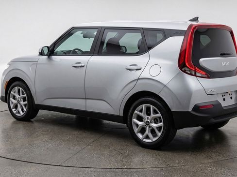 Used 2025 Kia Soul LX w/ LX Technology Package image 6