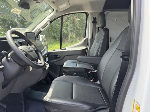 New 2025 Ford Transit 250 Base image 9