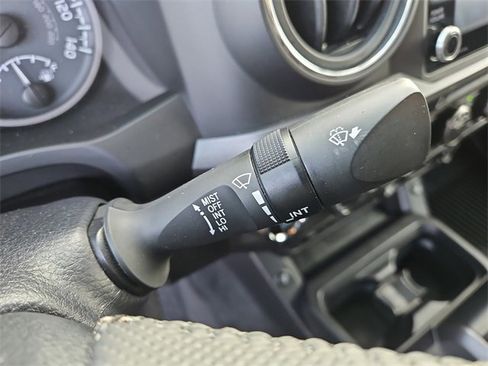 Used 2021 Toyota Tacoma TRD Off-Road image 22