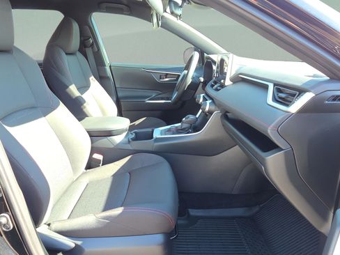 Certified 2025 Toyota RAV4 SE image 22