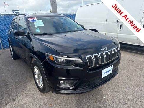 Used 2019 Jeep Cherokee Latitude w/ Popular Appearance Group FWD image 7