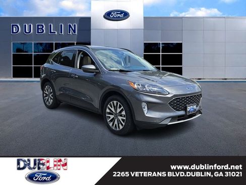 Used 2022 Ford Escape Titanium image 1