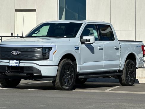 New 2025 Ford F150 Lightning Lariat image 7