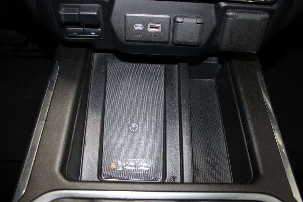 Used 2022 GMC Sierra 1500 AT4 w/ Technology Package AWD/4WD image 20