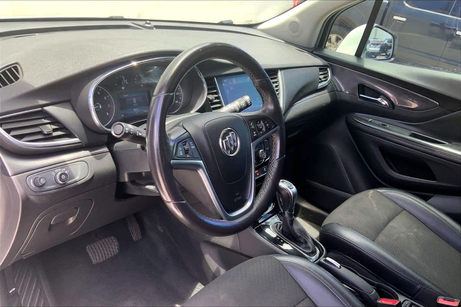 Used 2021 Buick Encore Preferred w/ Safety Package II FWD image 2