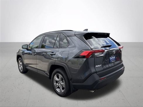 Used 2025 Toyota RAV4 LE AWD/4WD image 9