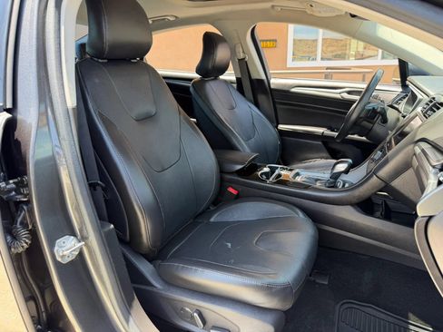 Used 2015 Ford Fusion Titanium FWD image 24