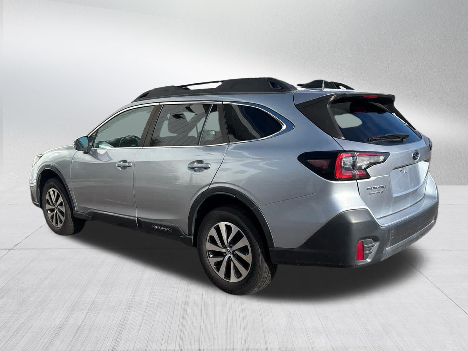 Used 2022 Subaru Outback Premium AWD/4WD image 3