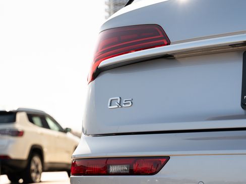 Certified 2023 Audi Q5 2.0T Premium Plus AWD/4WD image 31