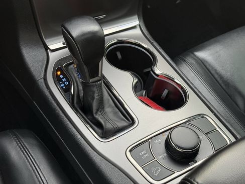 Used 2020 Jeep Grand Cherokee Limited X image 32