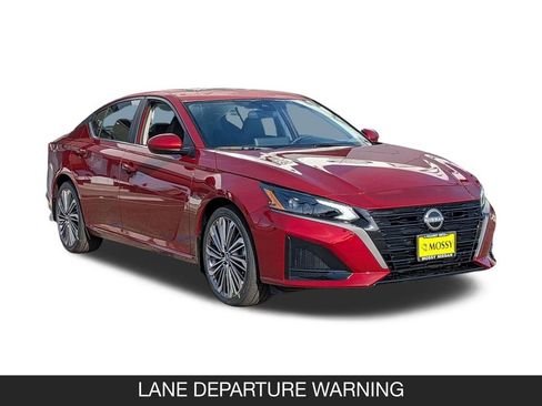 New 2026 Nissan Altima 2.5 SV FWD image 2