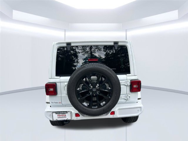 Used 2022 Jeep Wrangler Unlimited Sahara AWD/4WD image 15