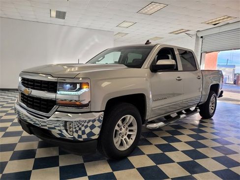 Used 2018 Chevrolet Silverado 1500 LT w/ All Star Edition image 3