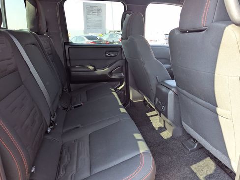 Used 2023 Nissan Frontier PRO-4X w/ Pro Convenience Package AWD/4WD image 32
