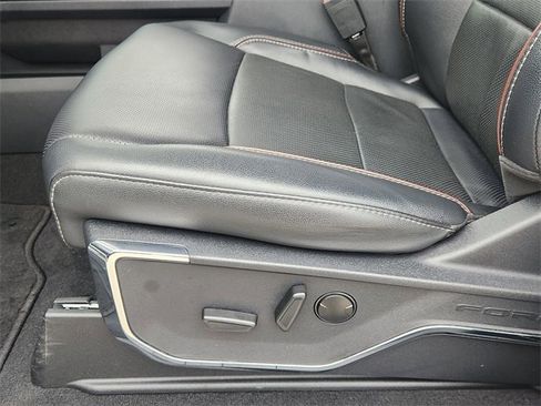 Used 2023 Ford F250 Lariat w/ Black Appearance Package image 19