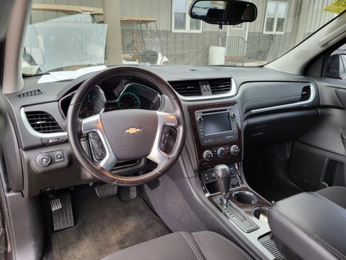 Used 2016 Chevrolet Traverse LT w/ Style and Technology Package image 6