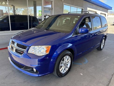 Used 2020 Dodge Grand Caravan SXT image 4