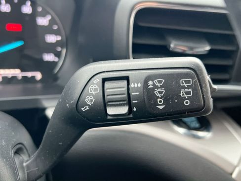 Used 2022 Ford Explorer XLT w/ Equipment Group 202A AWD/4WD image 25