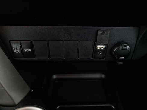 Used 2013 Toyota RAV4 LE AWD/4WD image 29
