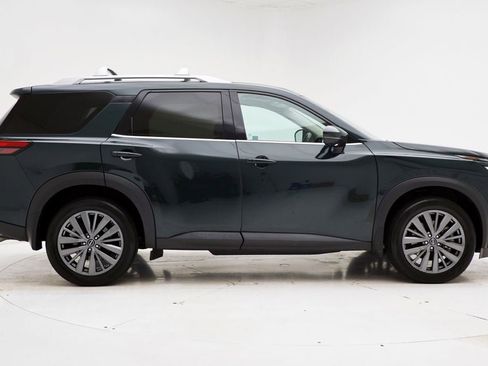 Used 2025 Nissan Pathfinder SL w/ SL Premium Package image 3