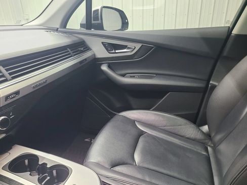 Used 2019 Audi Q7 2.0T Premium w/ Convenience Package AWD/4WD image 25