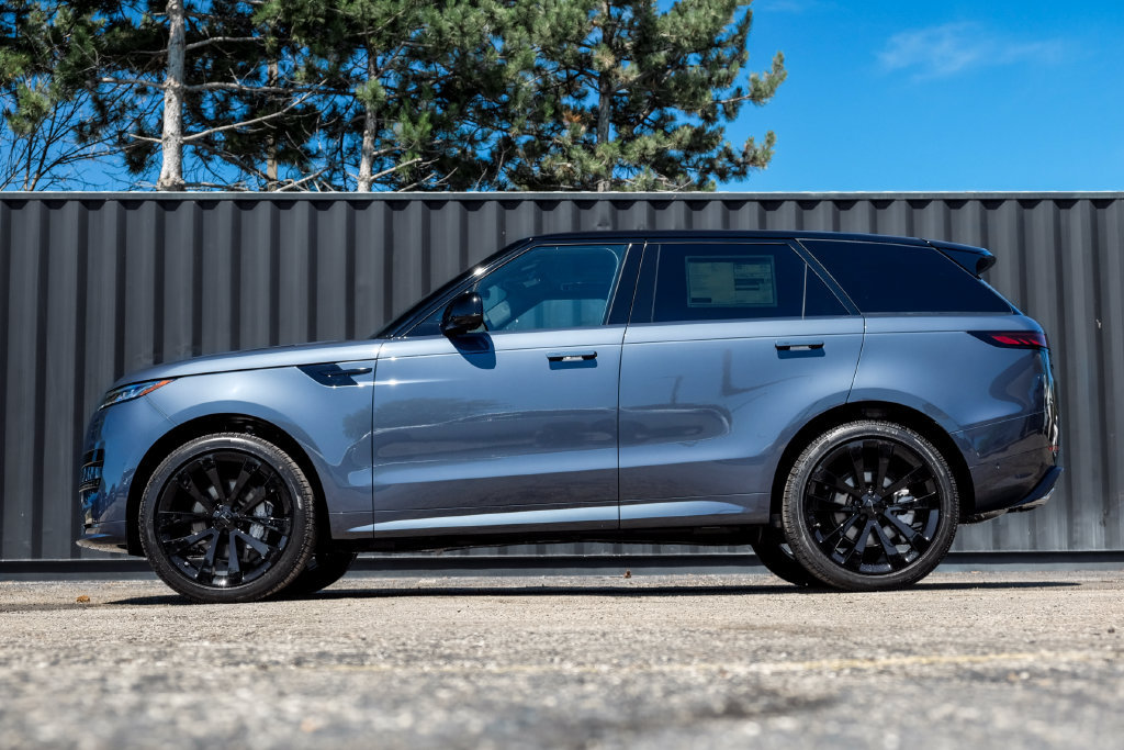 New 2026 Land Rover Range Rover Sport Dynamic SE AWD/4WD image 3
