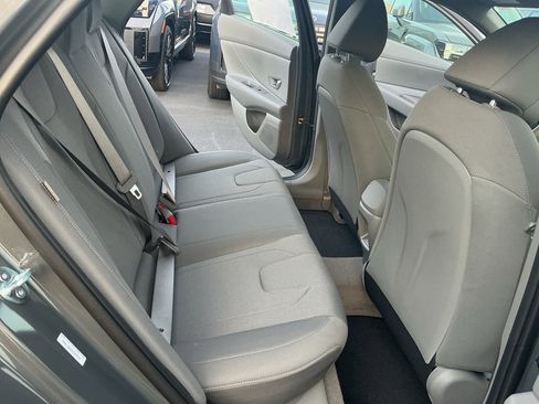 New 2026 Hyundai Elantra SE FWD image 16