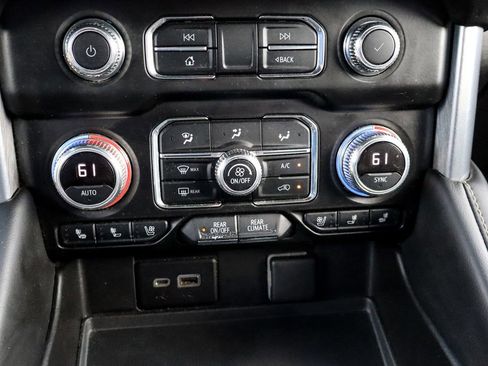 Used 2022 GMC Yukon XL SLT image 30