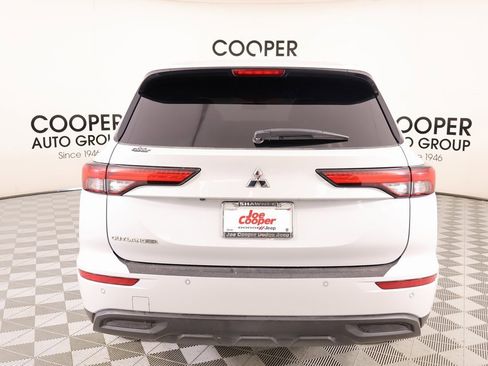 Used 2023 Mitsubishi Outlander ES image 21