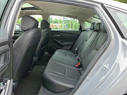 Used 2024 Honda Accord Touring image 12