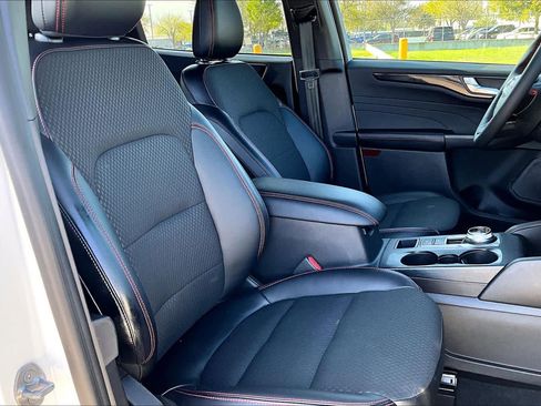 Certified 2023 Ford Escape ST-Line w/ Tech Pack #1 image 9