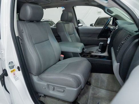 Used 2010 Toyota Sequoia Limited image 44