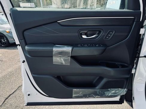 New 2026 Honda Pilot Touring image 14