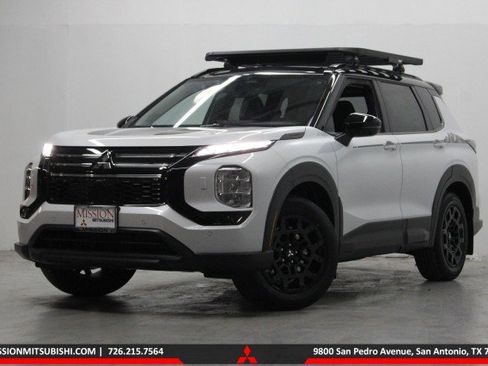 New 2026 Mitsubishi Outlander Trail Edition image 1