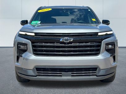 Used 2025 Chevrolet Traverse LT w/ Midnight/Sport Edition