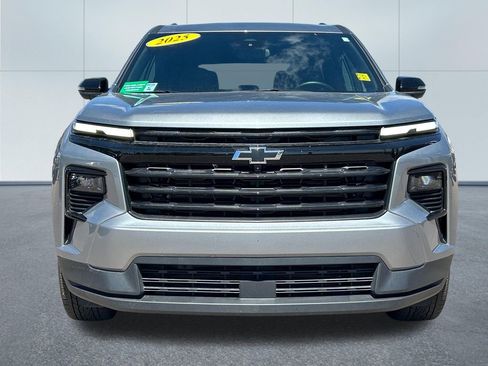 Used 2025 Chevrolet Traverse LT w/ Midnight/Sport Edition AWD/4WD image 3