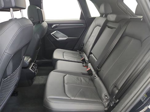 Used 2023 Audi Q3 2.0T Premium Plus image 24