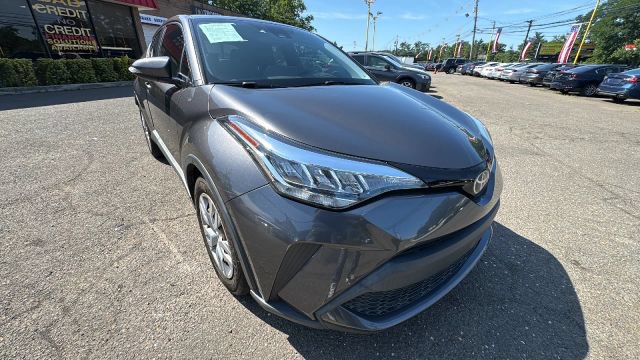Used 2021 Toyota C-HR LE FWD image 3