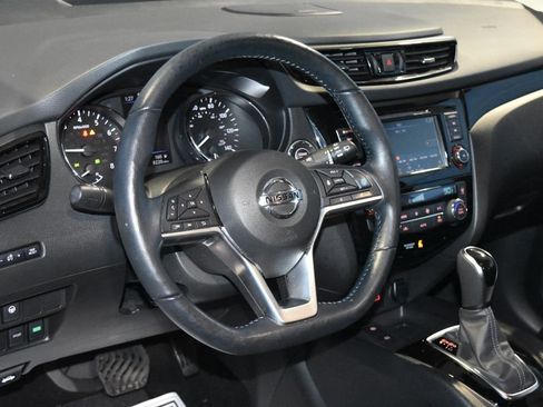 Certified 2022 Nissan Rogue Sport SL w/ Premium Package image 2