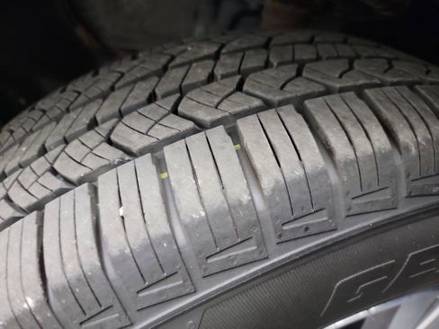 Used 2018 Nissan Pathfinder SV image 30