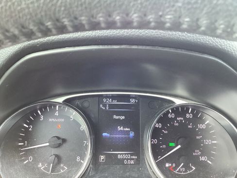 Used 2016 Nissan Rogue SL w/ SL Premium Package image 9