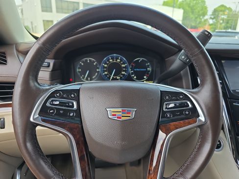 Used 2015 Cadillac Escalade Luxury RWD image 20