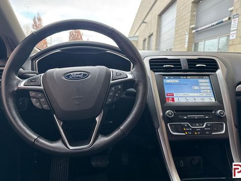 Used 2018 Ford Fusion Energi SE image 15