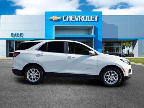 Used 2023 Chevrolet Equinox LT FWD image 2