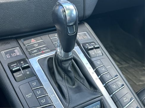 Used 2018 Porsche Macan GTS w/ Premium Package Plus image 45