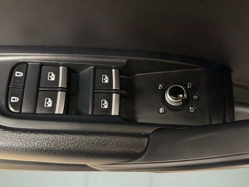 Used 2025 Audi Q5 2.0T Premium image 18