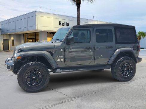 Used 2020 Jeep Wrangler Unlimited Sahara w/ Dual Top Group AWD/4WD image 2