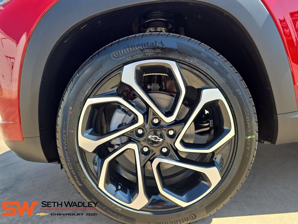 New 2026 Chevrolet Trax RS w/ Sunroof Package FWD image 34