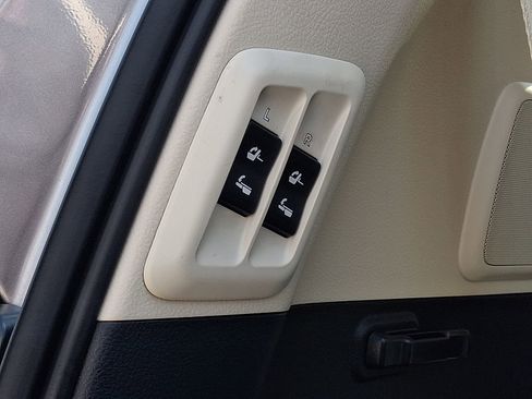 Used 2023 Lexus GX 460 Premium image 30